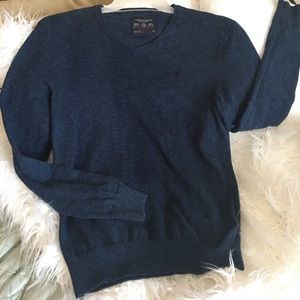 Men’s V-neck American Eagle Sweater